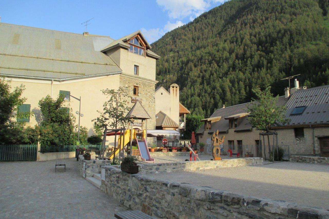 Le Gite Les Melezes Villar-d'Arene Exterior photo